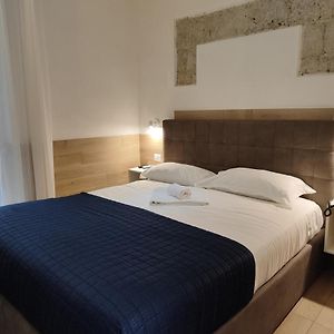 Camera standard con letto king size
